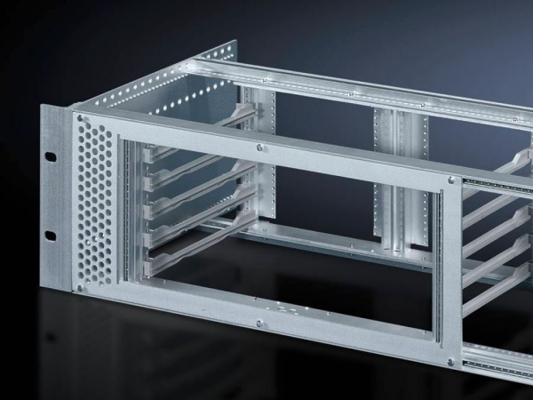 Защитная панель глух. набор 84HP/272мм, 2 шт